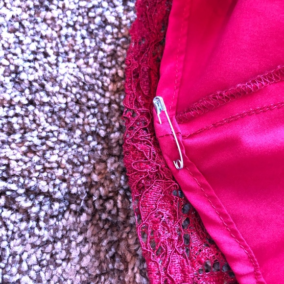 Women’s Dress - Picture 12 of 15